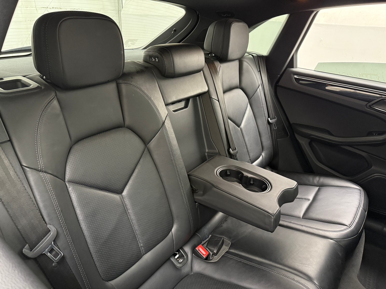 Thumbnail: 2015 Porsche Macan - 5