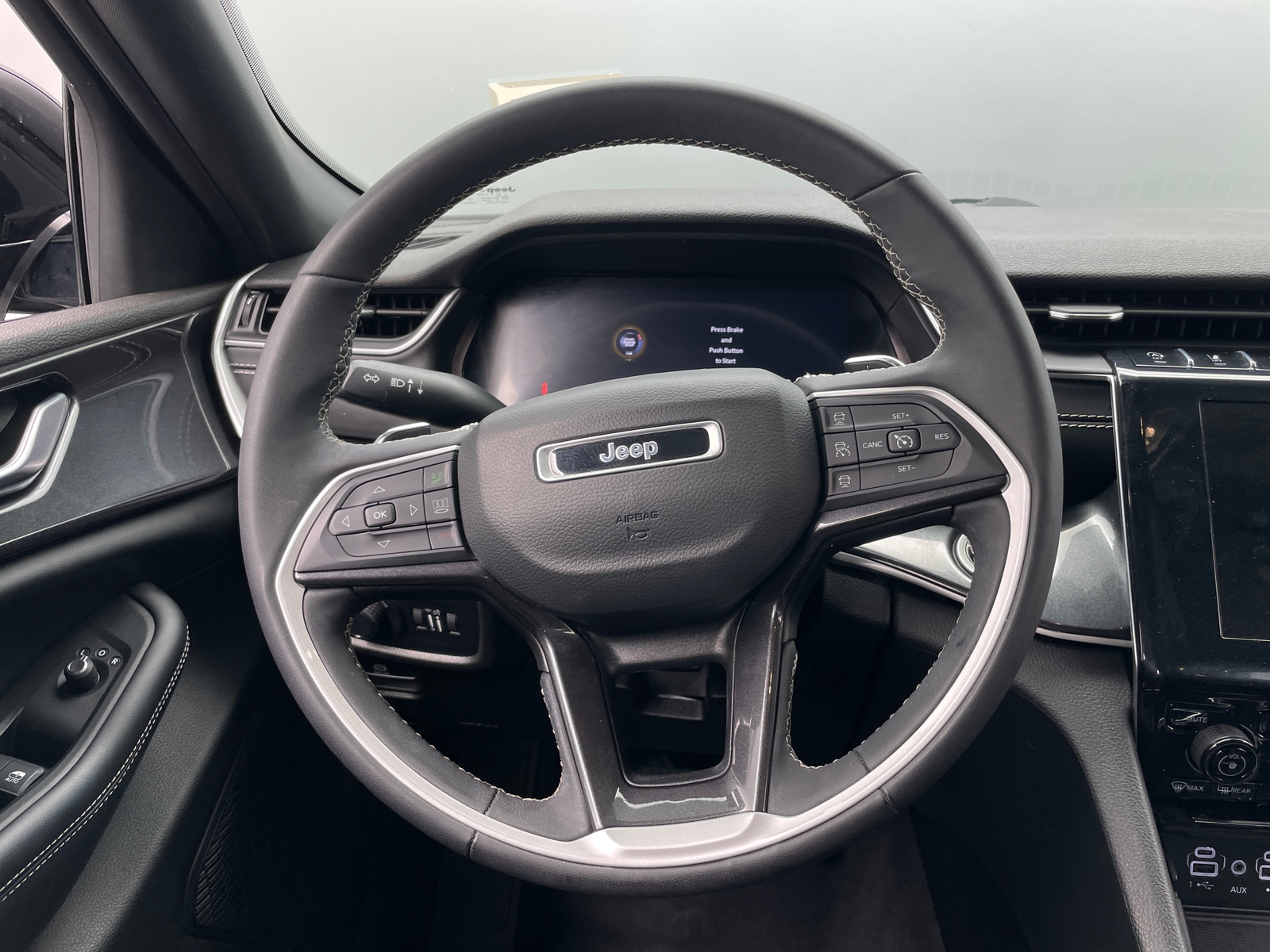 Thumbnail: 2023 Jeep Grand Cherokee L - 4