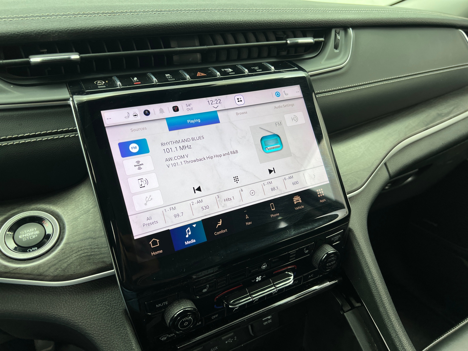 Thumbnail: 2023 Jeep Grand Cherokee - 3