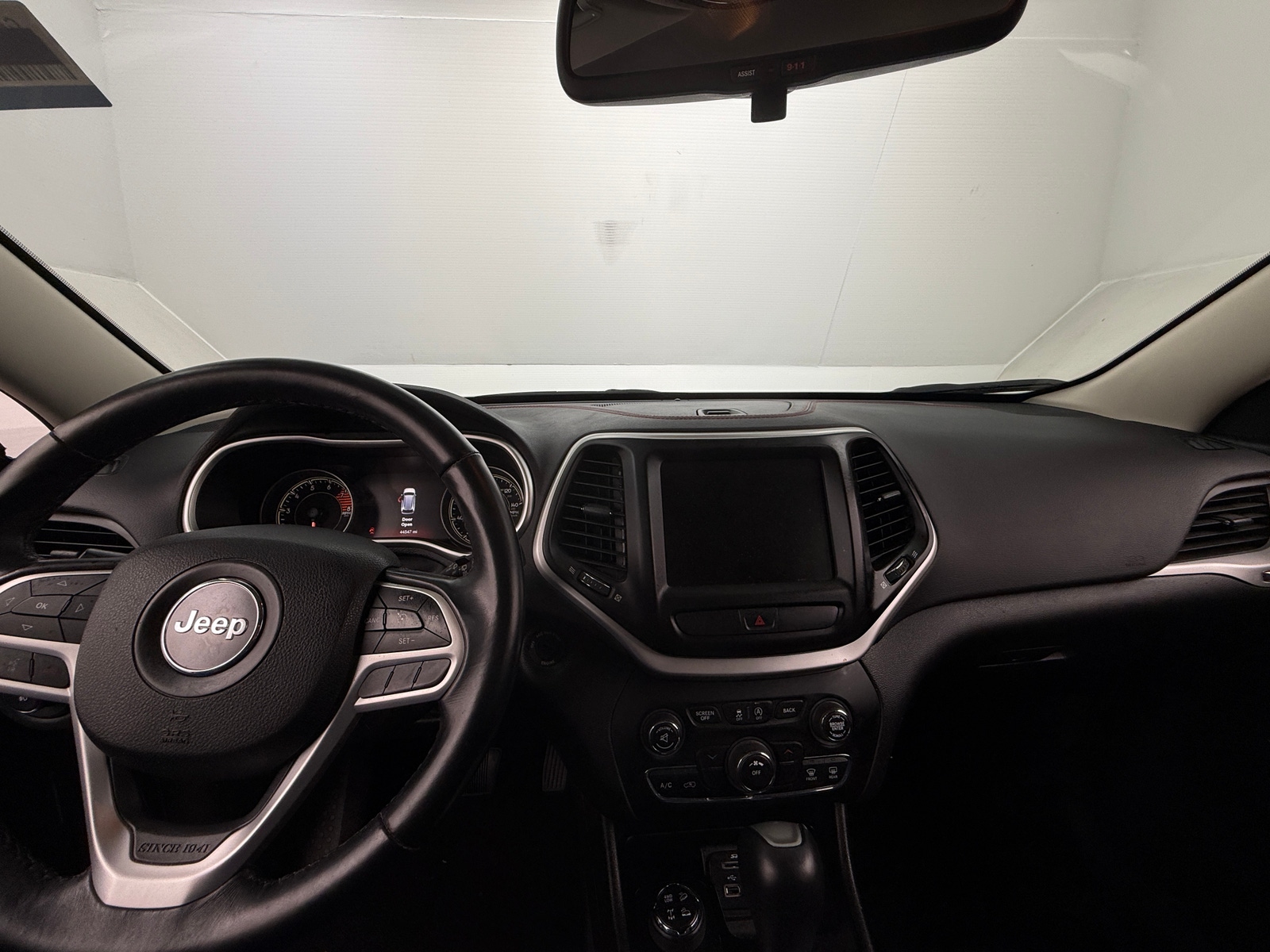 Thumbnail: 2017 Jeep Cherokee - 3