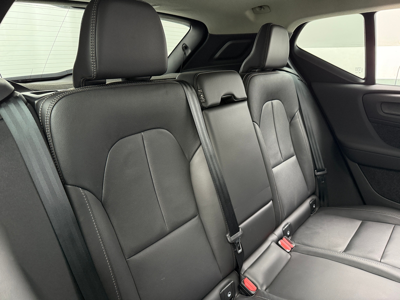 Thumbnail: 2025 Volvo XC40 - 6