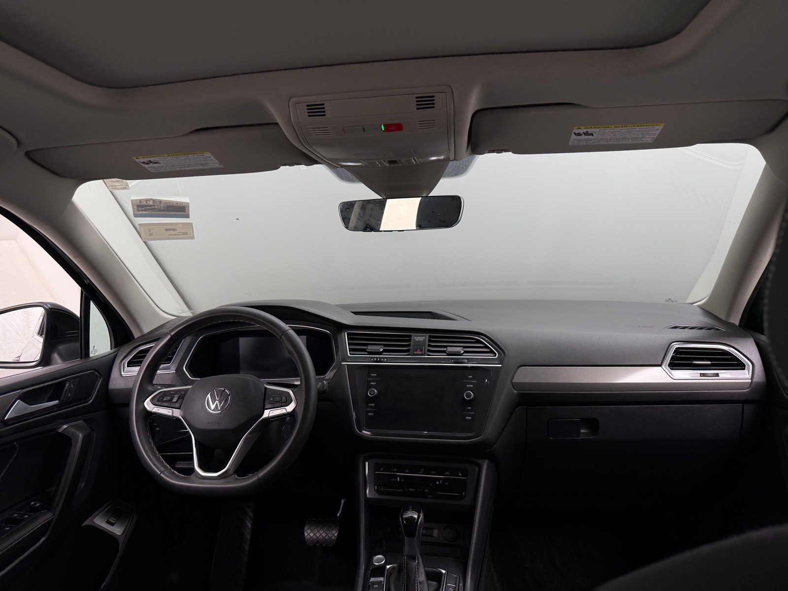 Thumbnail: 2022 Volkswagen Tiguan - 2