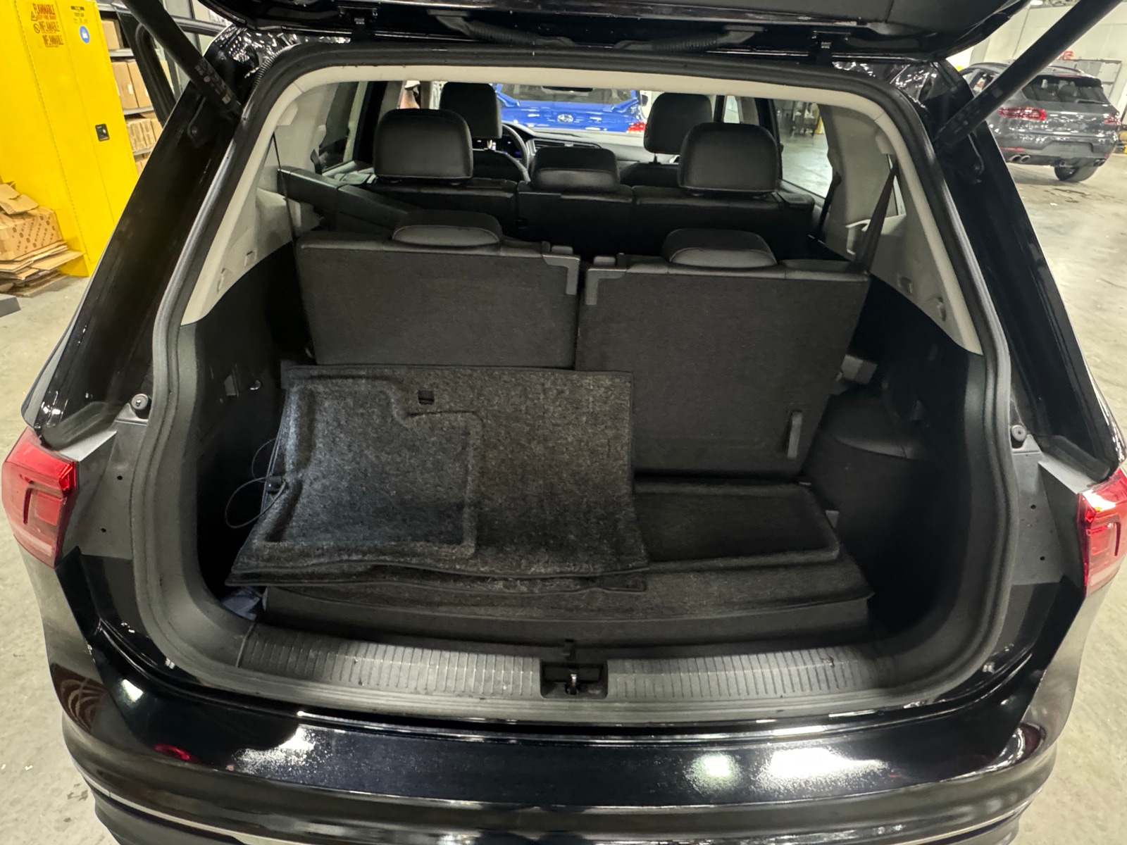 Thumbnail: 2022 Volkswagen Tiguan - 6