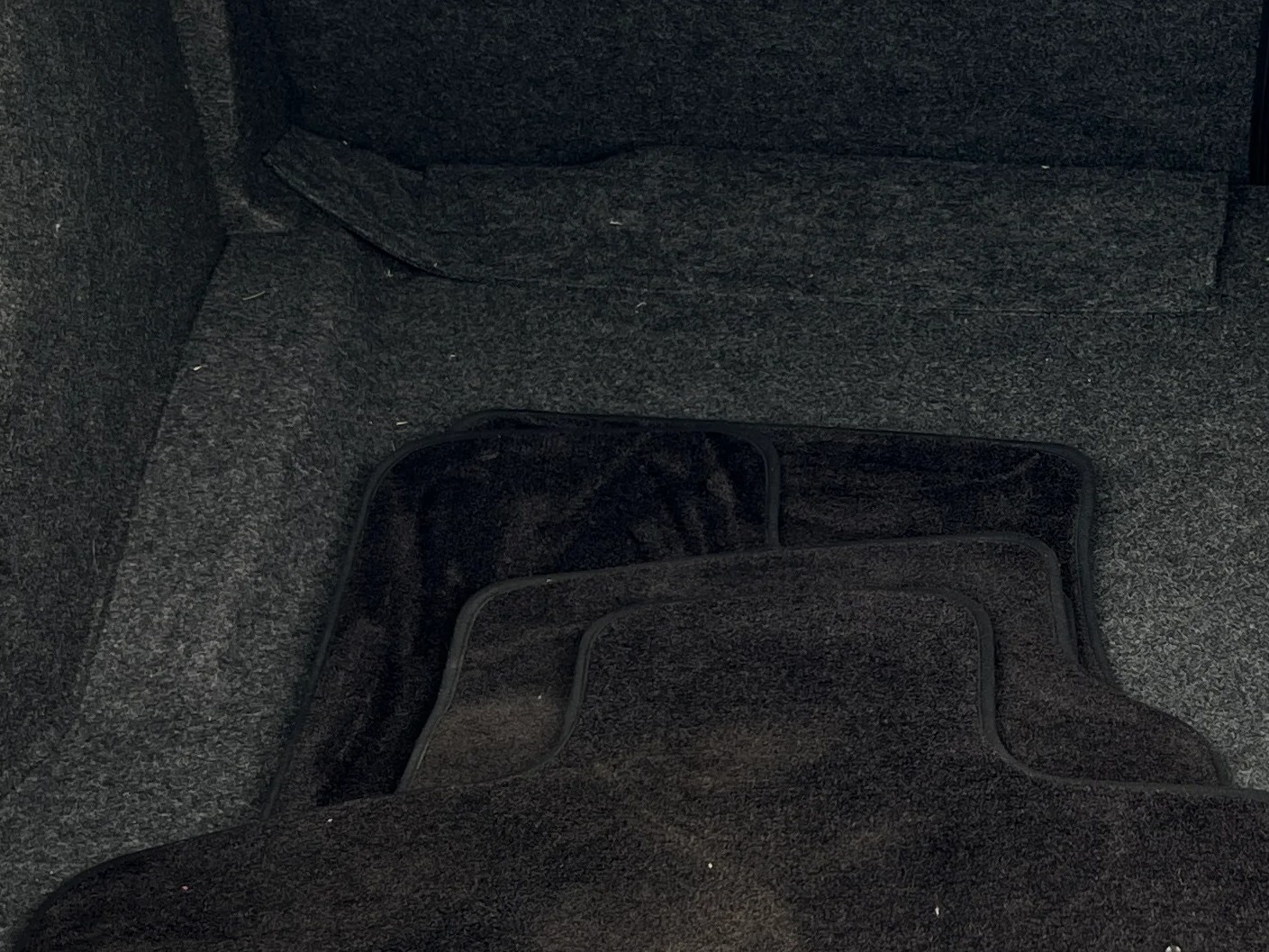 Thumbnail: 2016 Dodge Challenger - 4