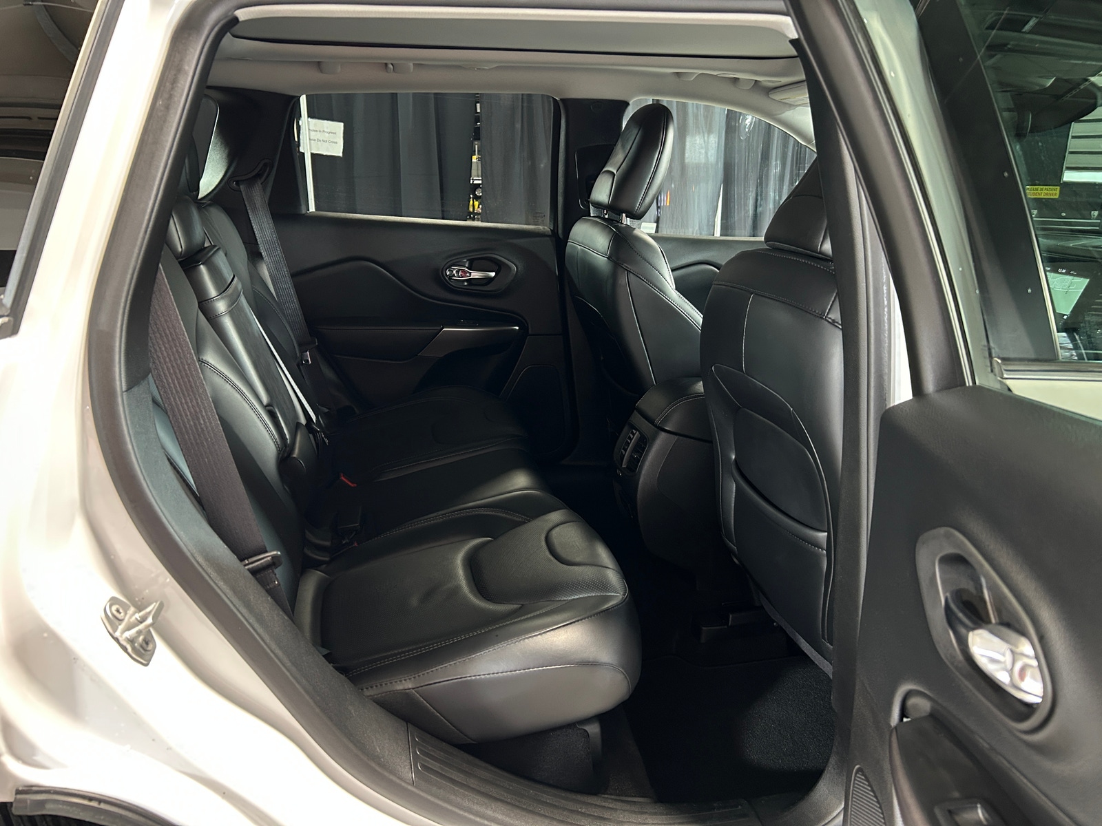 Thumbnail: 2019 Jeep Cherokee - 5