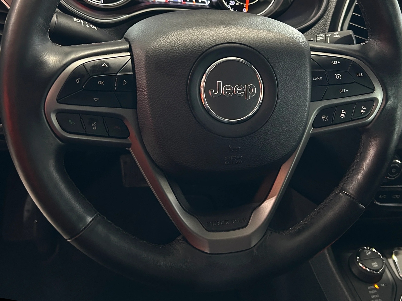 Thumbnail: 2019 Jeep Cherokee - 4