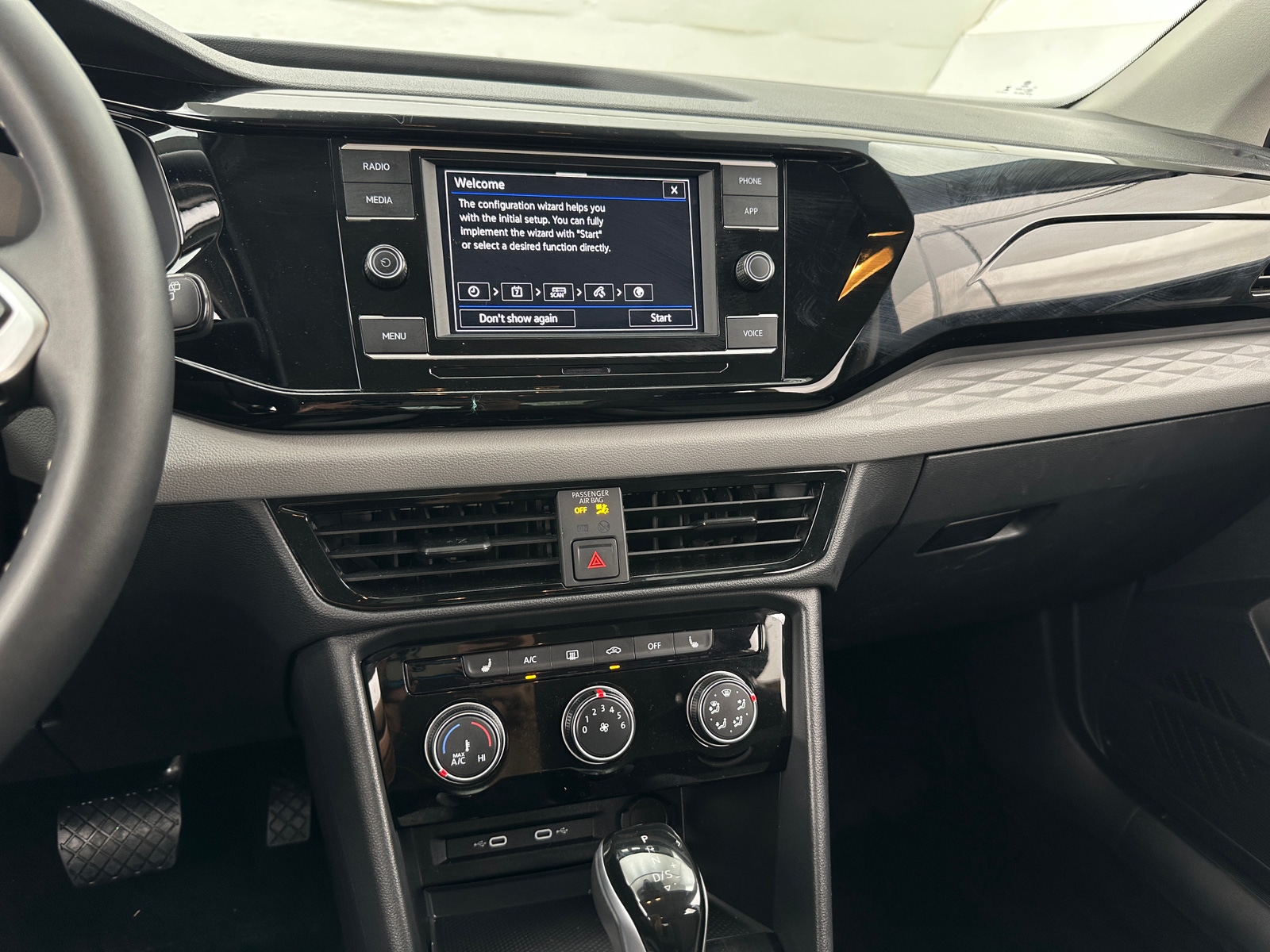 Thumbnail: 2024 Volkswagen Taos - 4