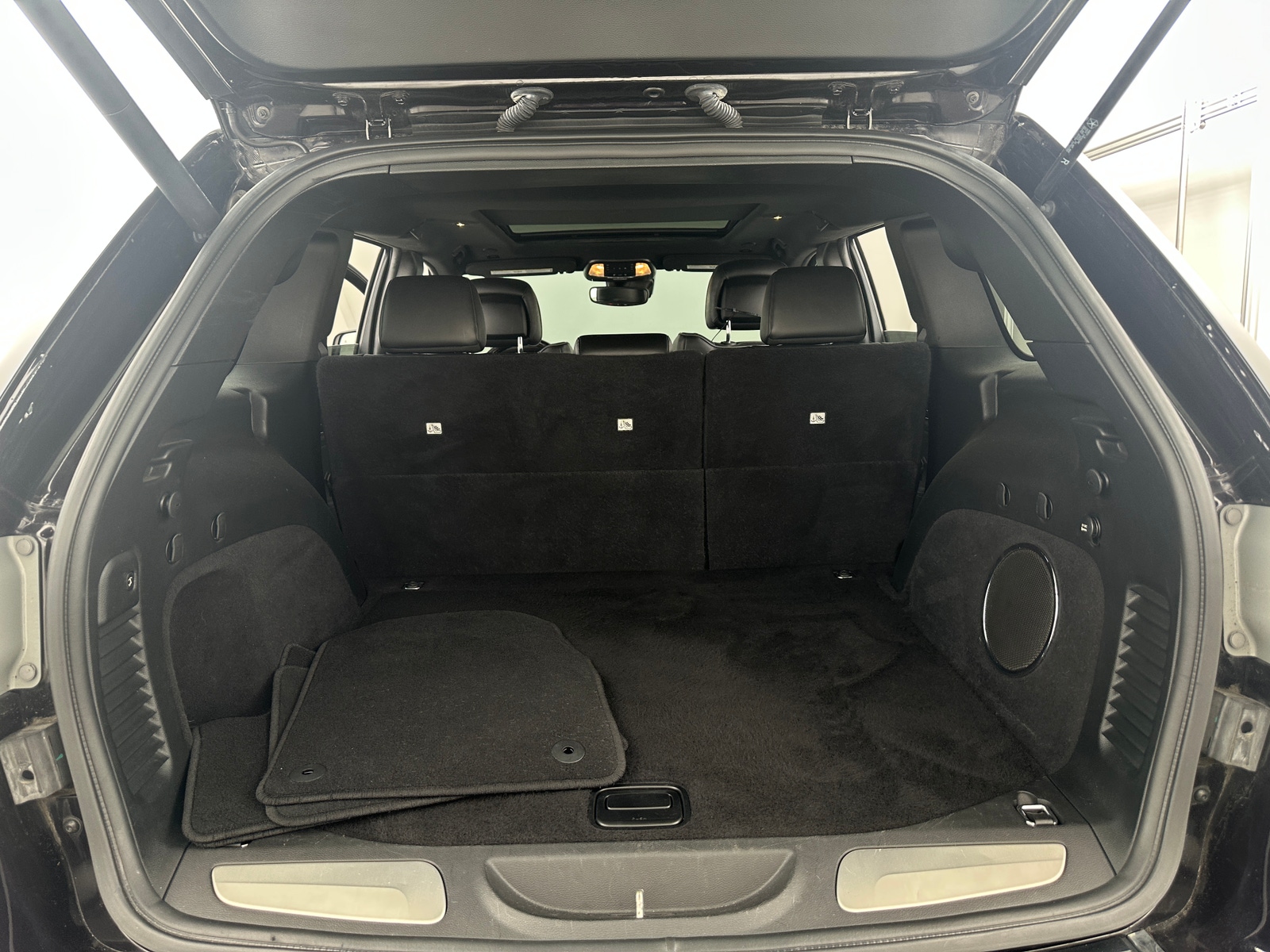 Thumbnail: 2019 Jeep Grand Cherokee - 6