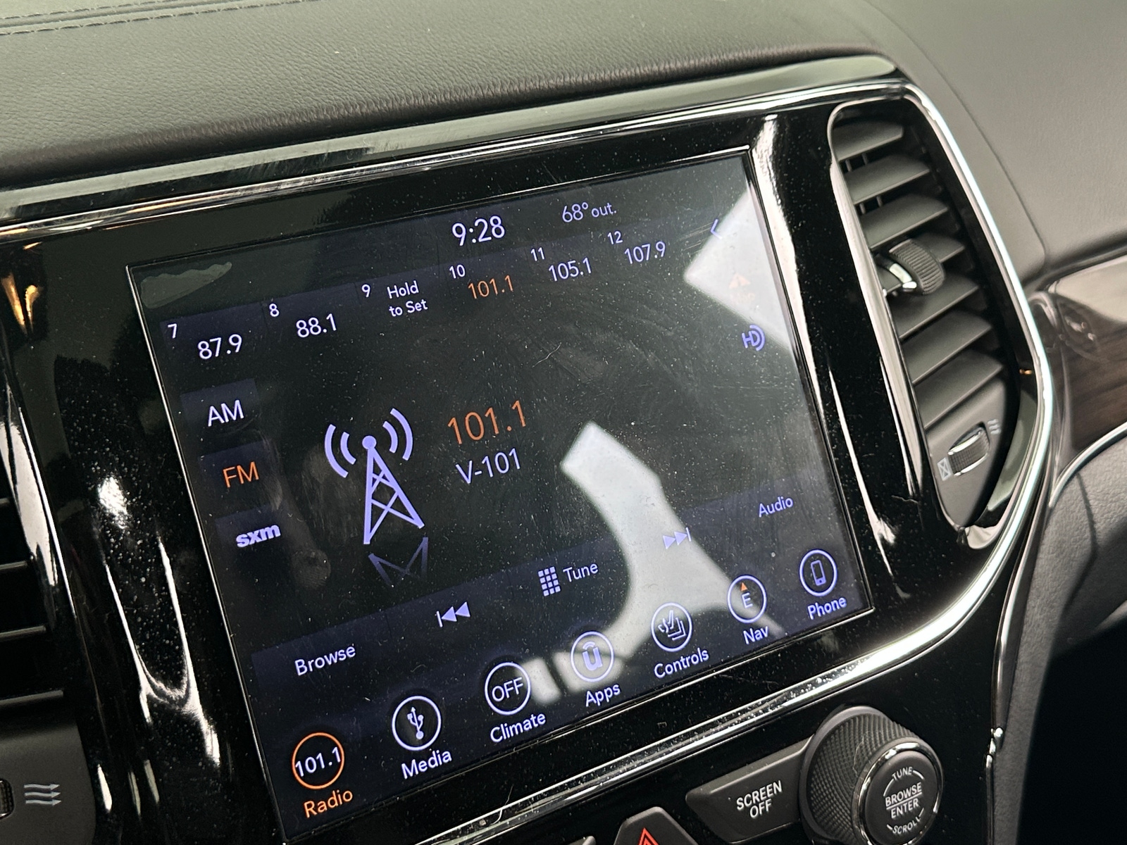 Thumbnail: 2019 Jeep Grand Cherokee - 3