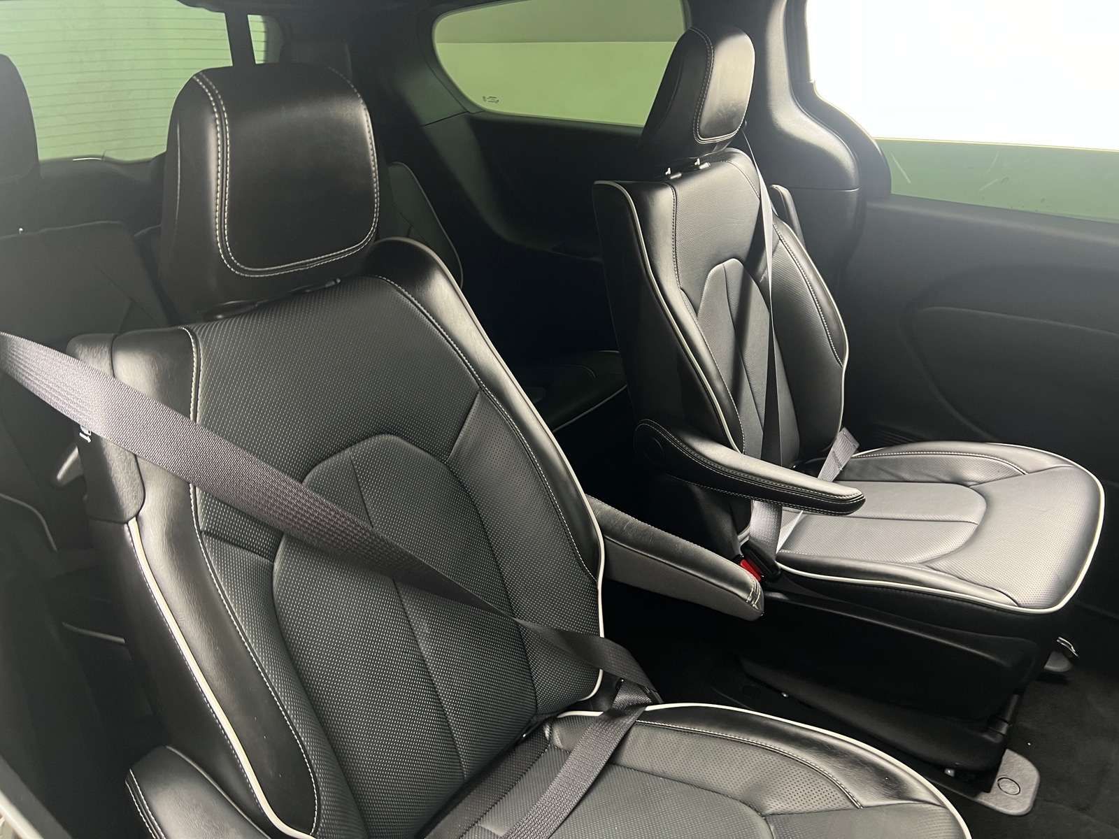 Thumbnail: 2025 Chrysler Pacifica - 5