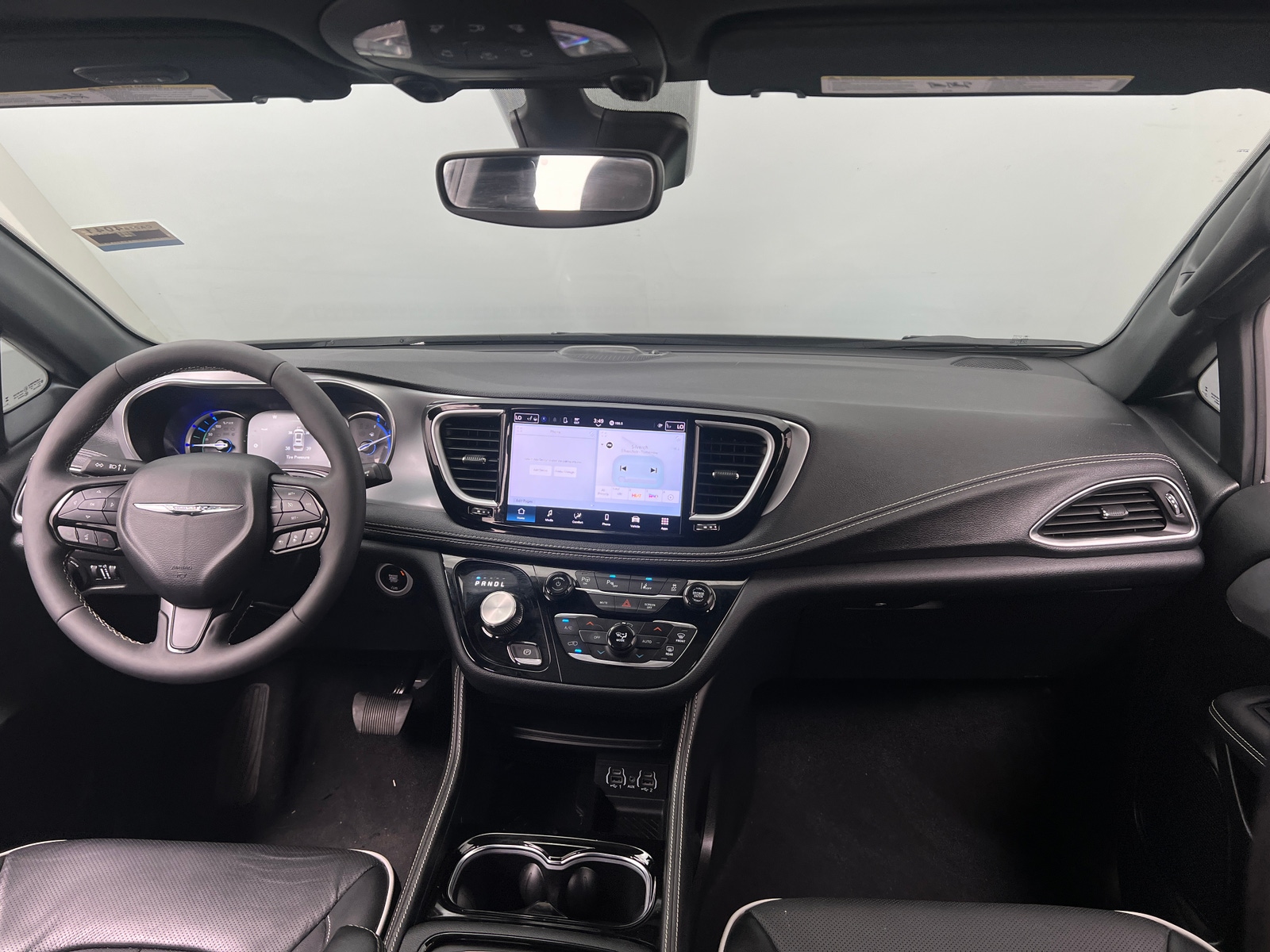 Thumbnail: 2025 Chrysler Pacifica - 2