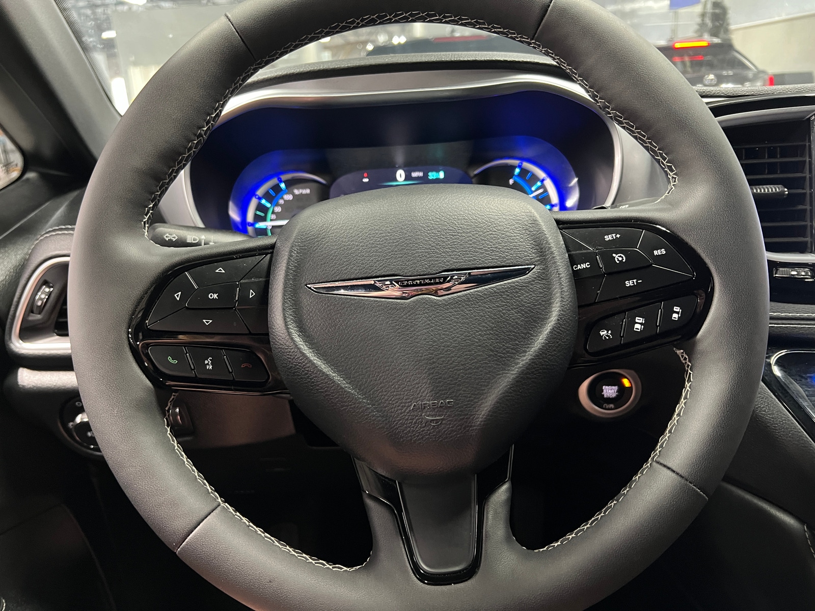 Thumbnail: 2025 Chrysler Pacifica - 4