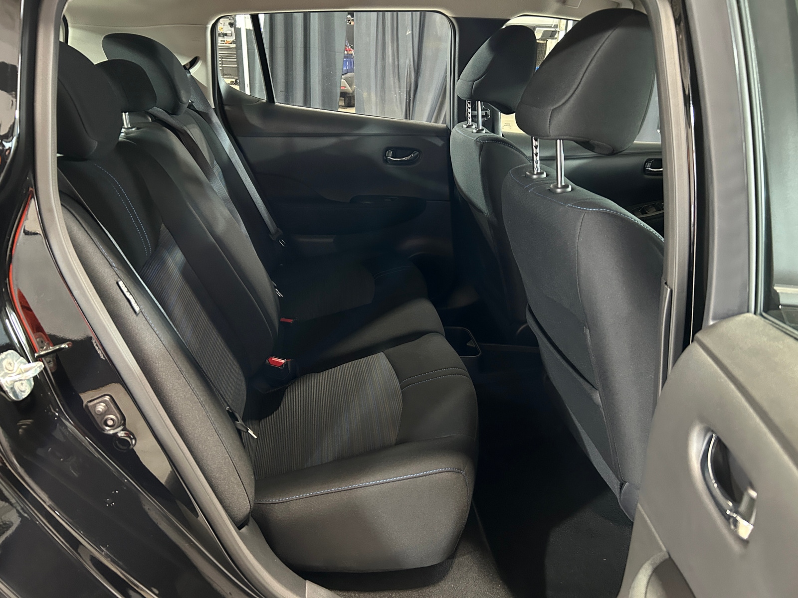 Thumbnail: 2023 Nissan Leaf - 6