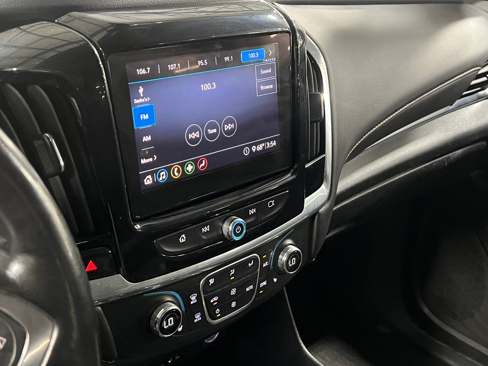 Thumbnail: 2020 Chevrolet Traverse - 3