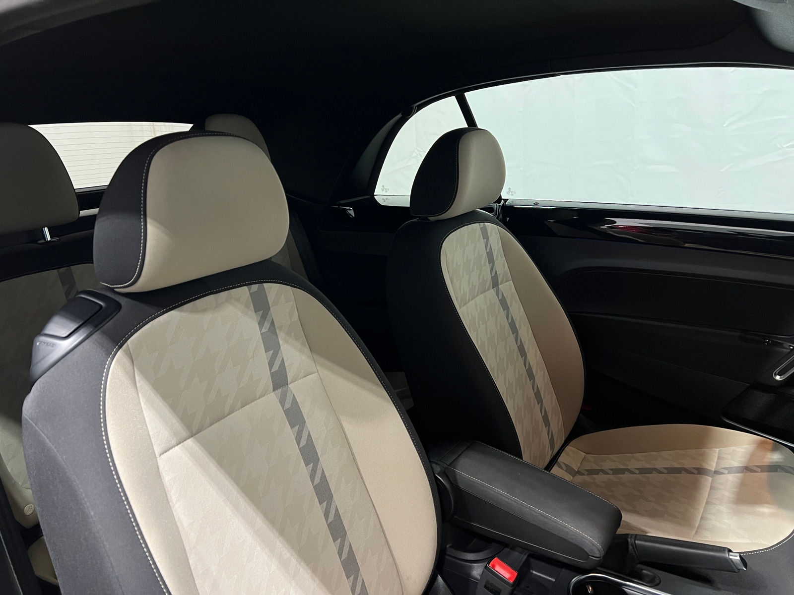 Thumbnail: 2018 Volkswagen Beetle - 2