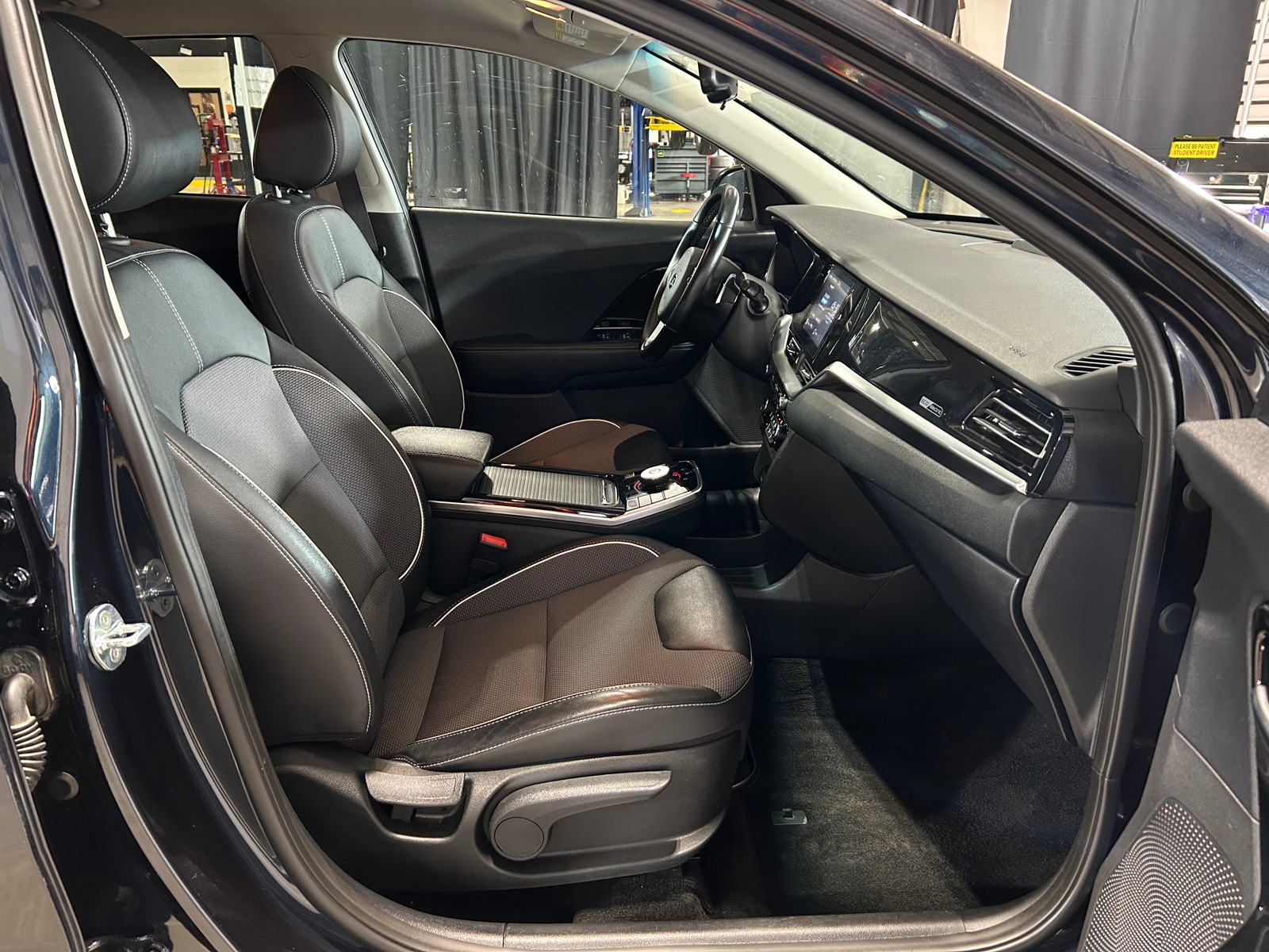 Thumbnail: 2021 Kia Niro - 2