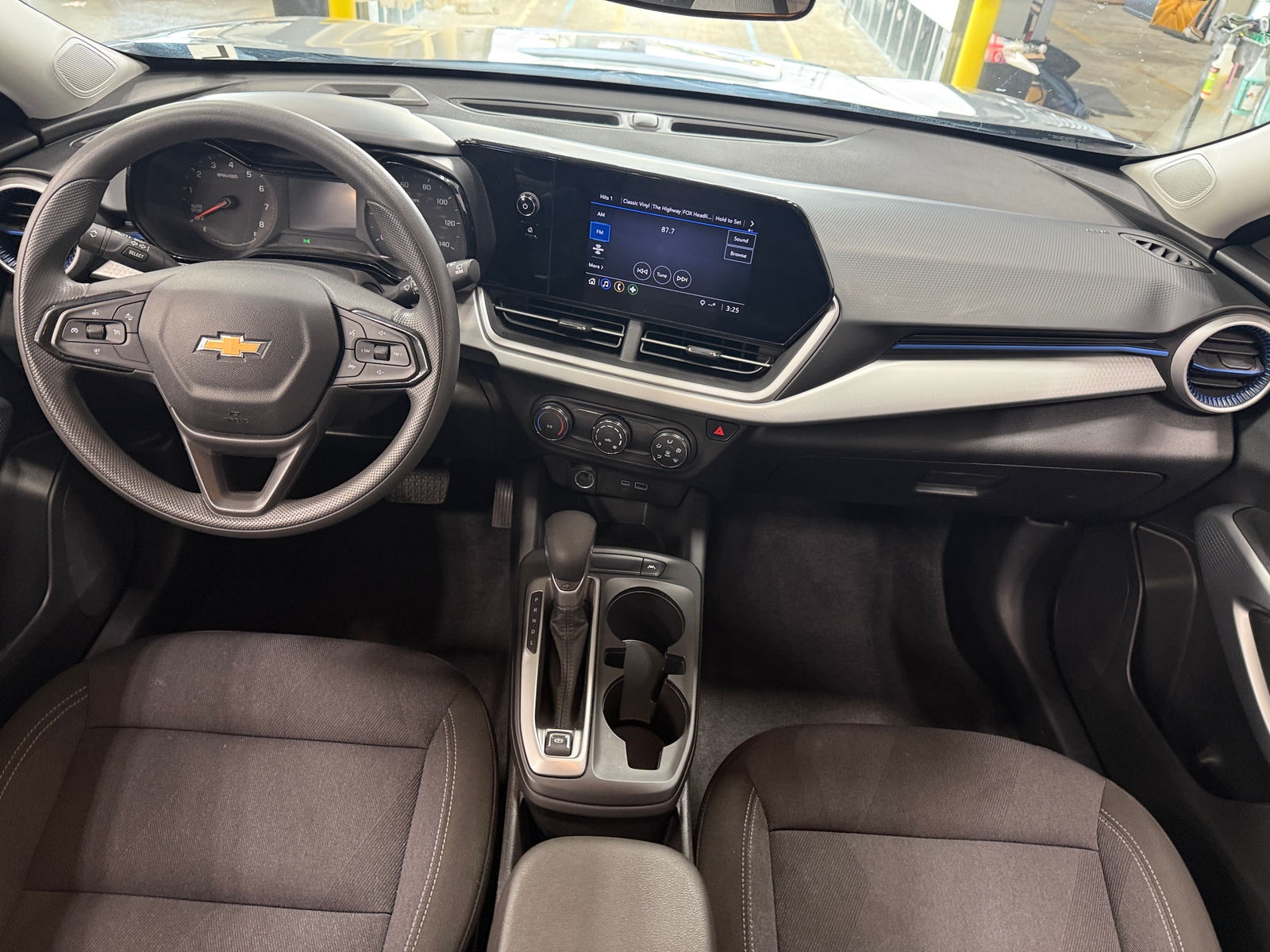 Thumbnail: 2025 Chevrolet Trax - 3