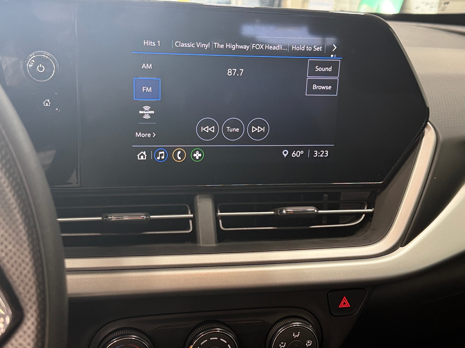 Thumbnail: 2025 Chevrolet Trax - 4