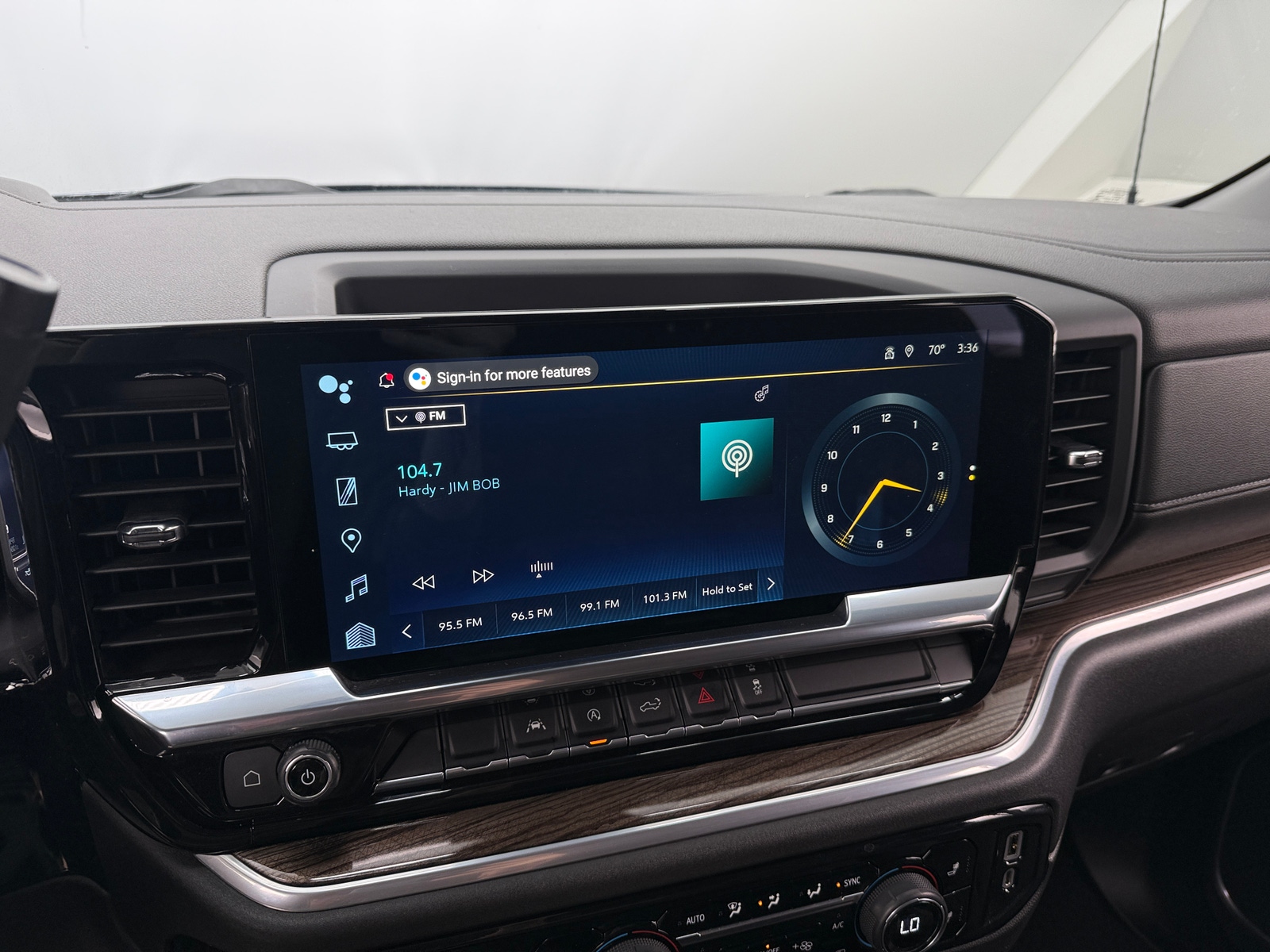 Thumbnail: 2022 Chevrolet Silverado 1500 - 4