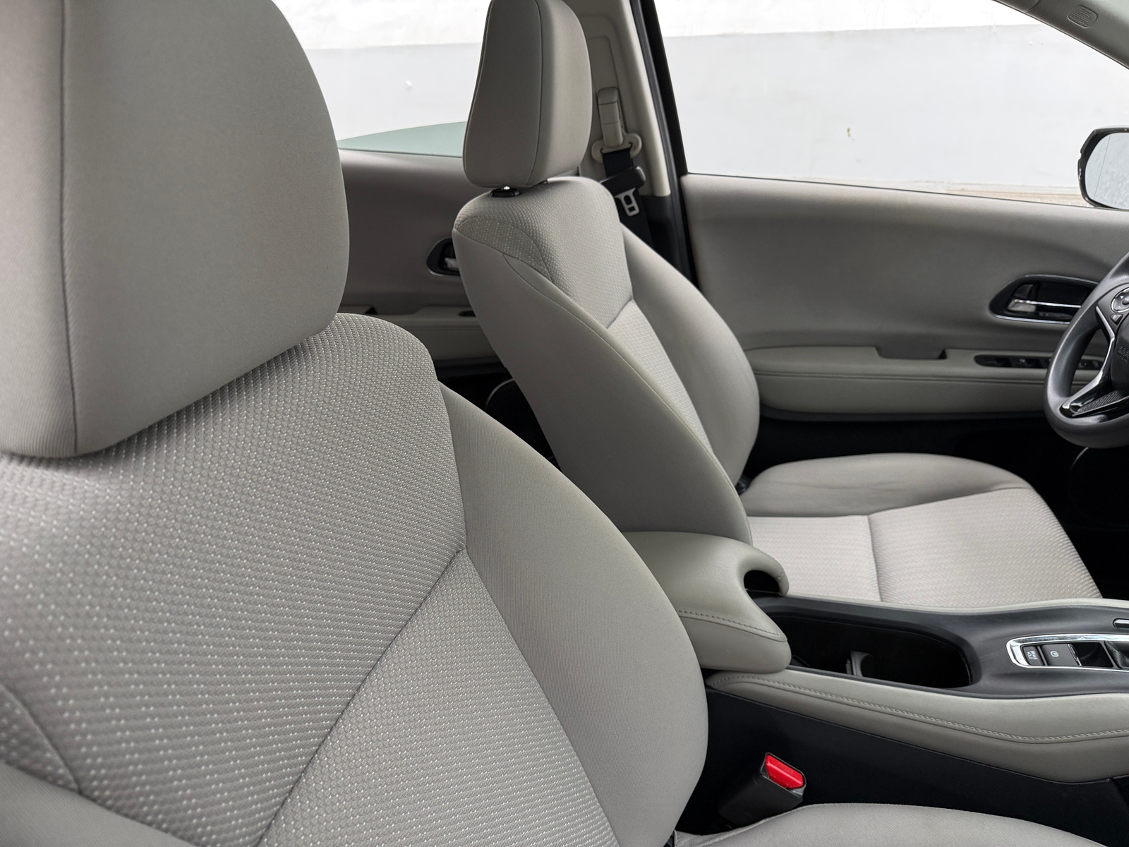 Thumbnail: 2016 Honda HR-V - 2