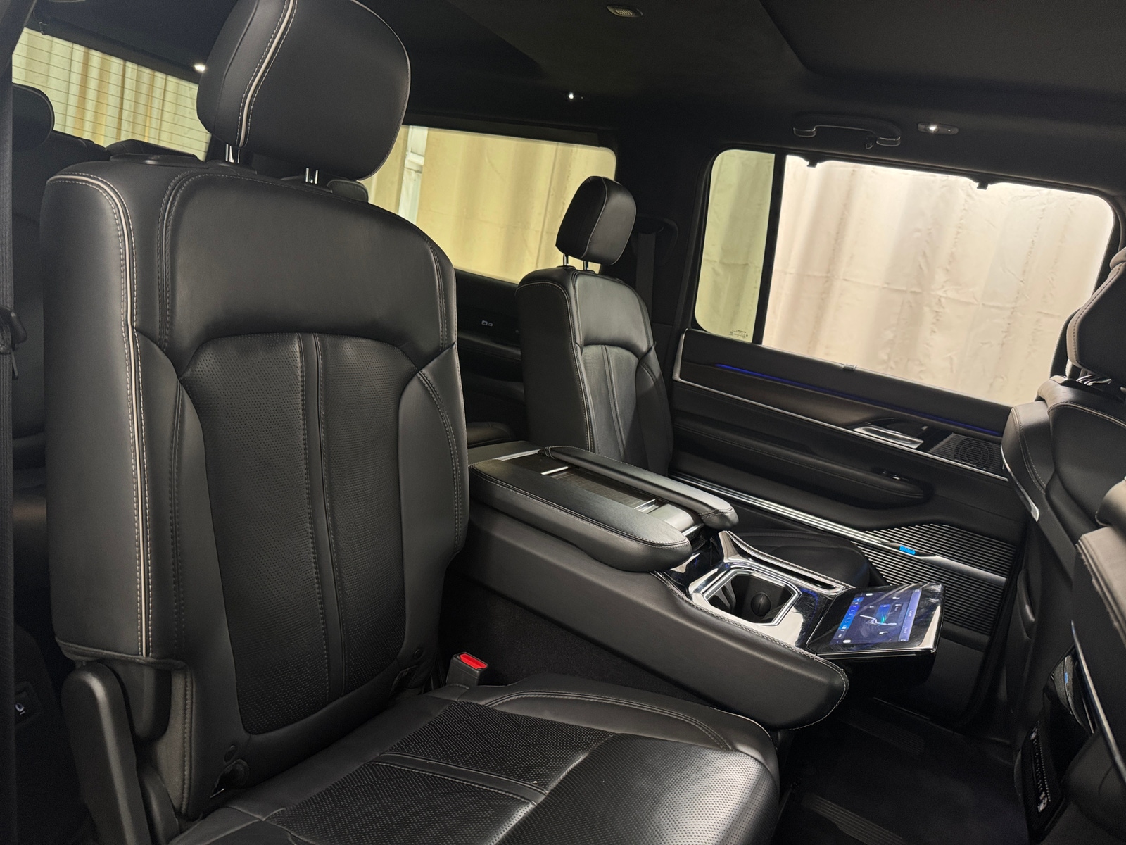 Thumbnail: 2023 Jeep Grand Wagoneer - 5