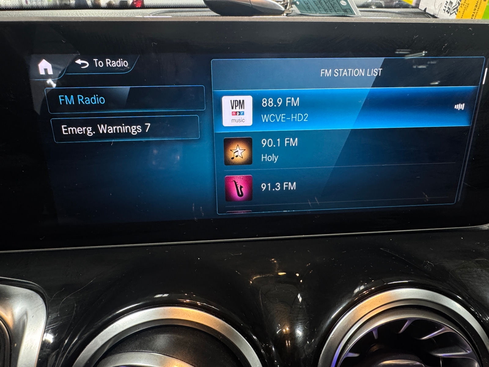 Thumbnail: 2021 Mercedes-Benz GLB - 3