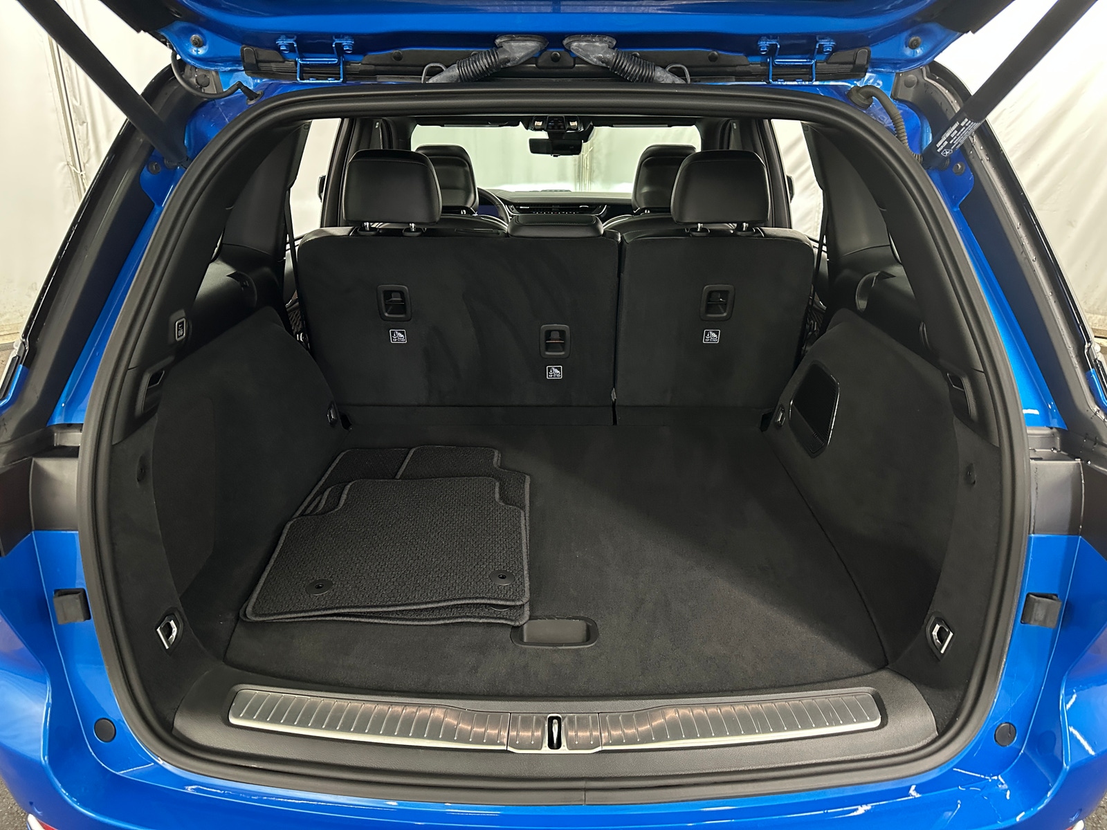 Thumbnail: 2022 Jeep Grand Cherokee - 6