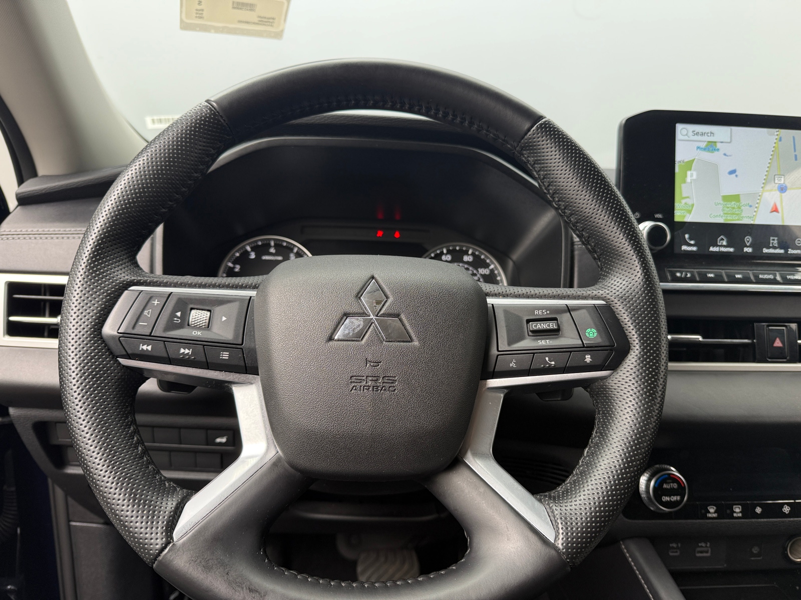 Thumbnail: 2024 Mitsubishi Outlander - 4