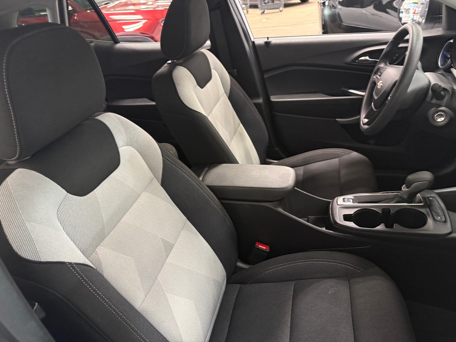 Thumbnail: 2025 Chevrolet Trax - 2