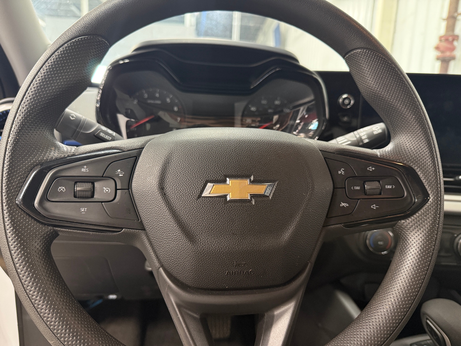 Thumbnail: 2025 Chevrolet Trax - 5