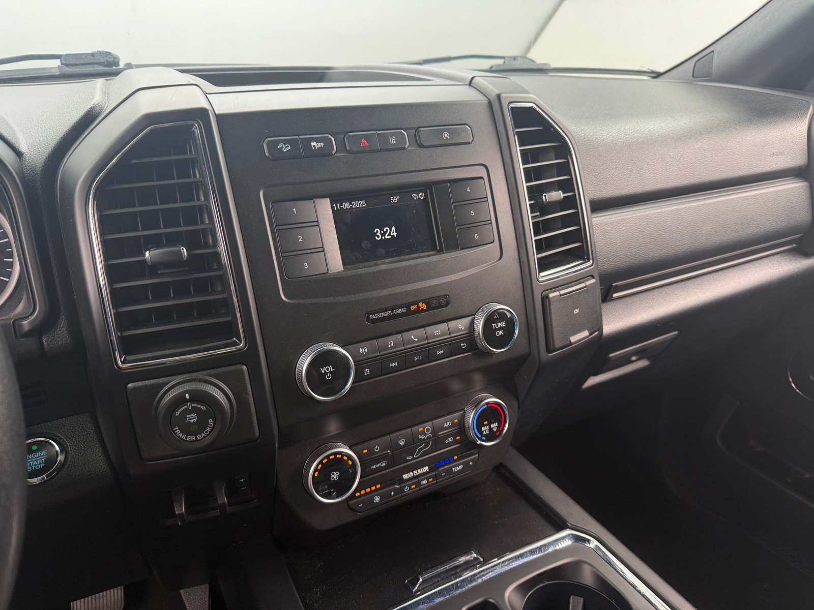 Thumbnail: 2020 Ford Expedition - 4