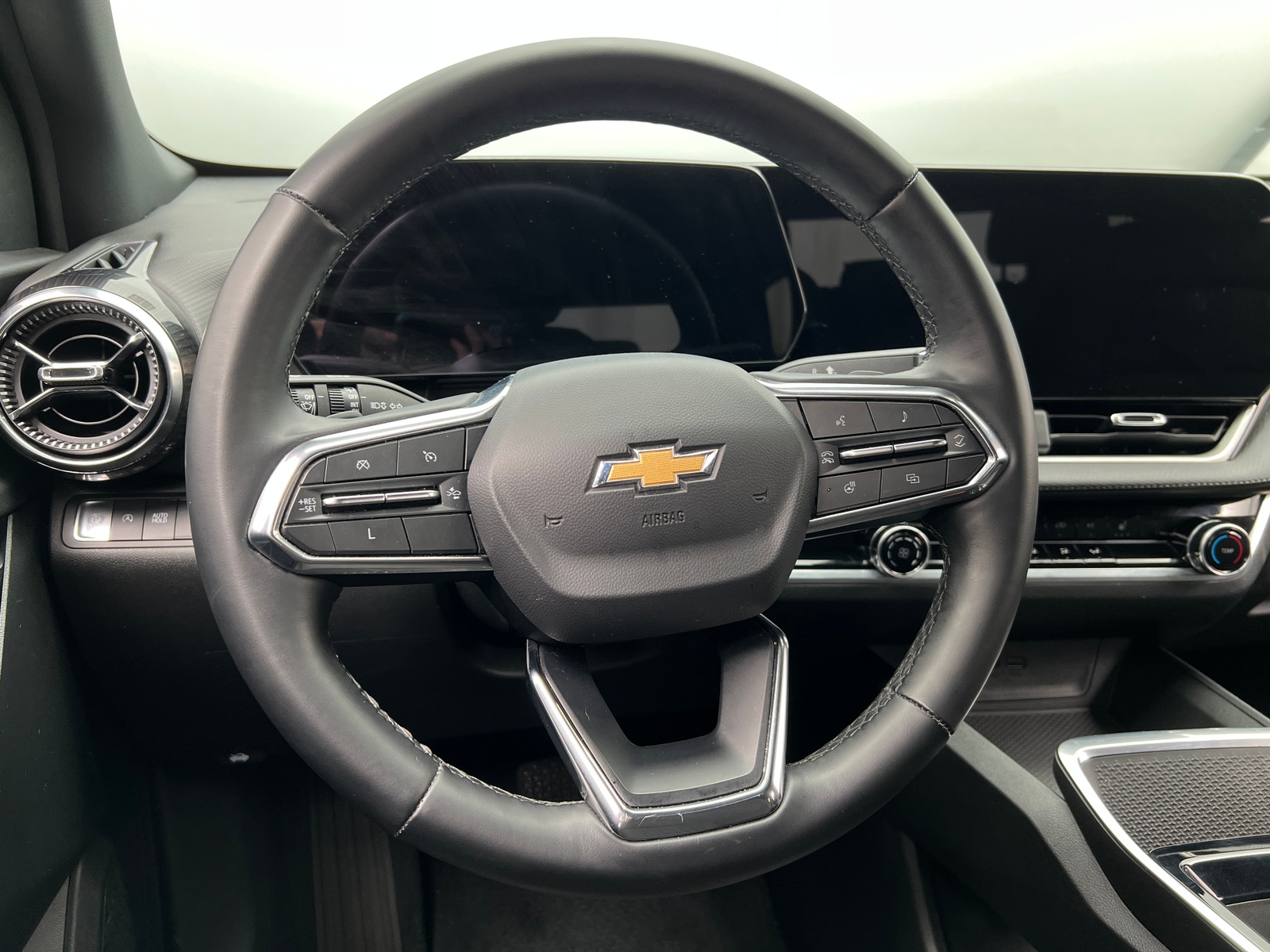 Thumbnail: 2025 Chevrolet Equinox - 5