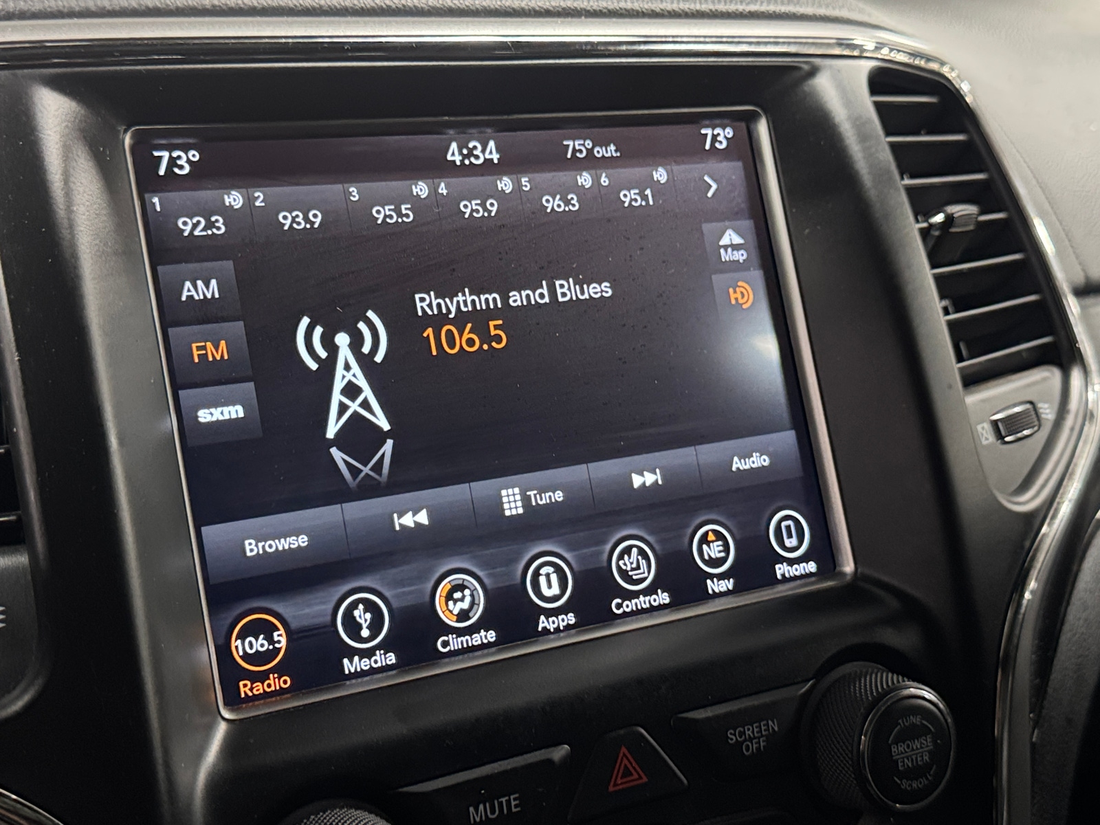 Thumbnail: 2018 Jeep Grand Cherokee - 3