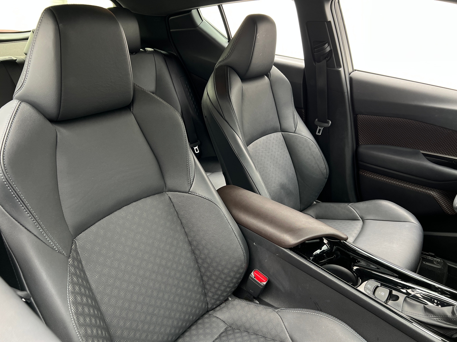 Thumbnail: 2019 Toyota C-HR - 2