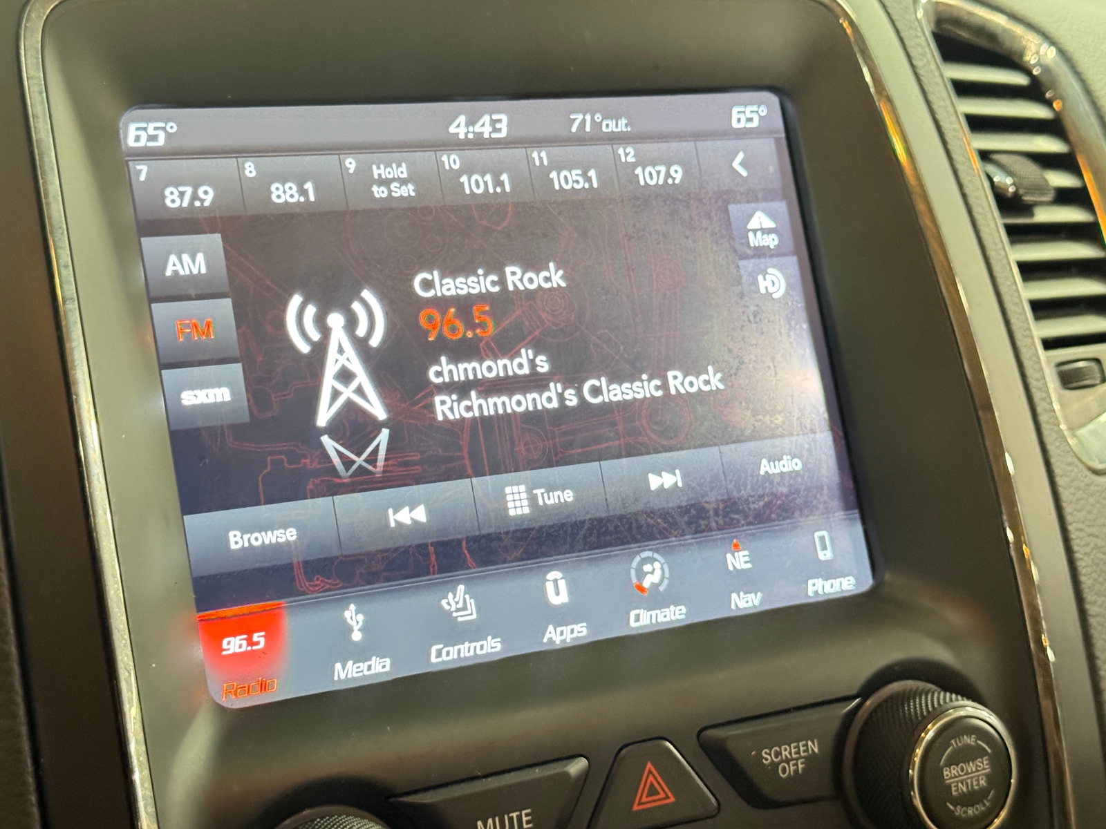 Thumbnail: 2018 Dodge Durango - 3