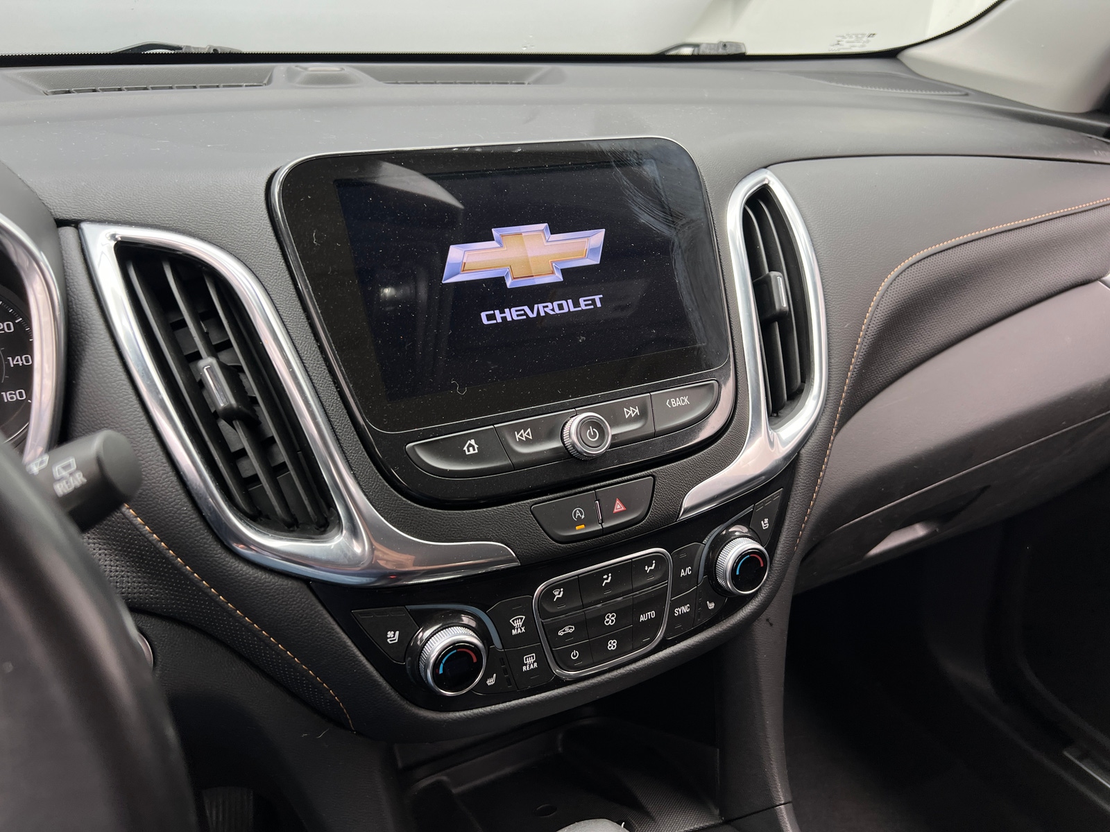 Thumbnail: 2022 Chevrolet Equinox - 3