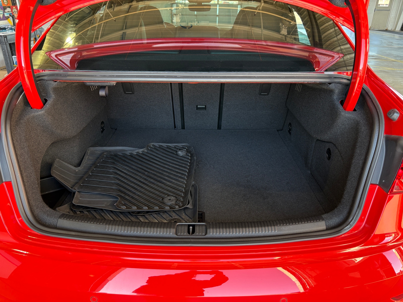 Thumbnail: 2018 Audi RS 3 - 6