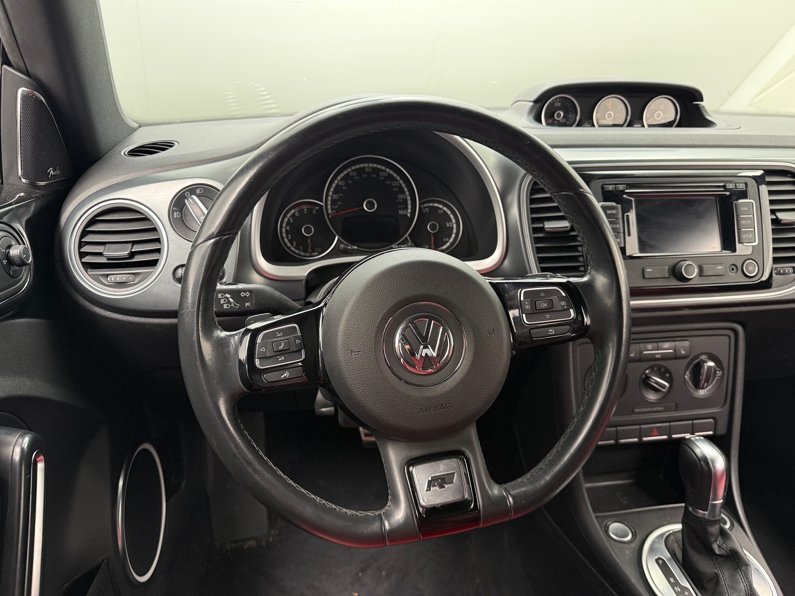 Thumbnail: 2015 Volkswagen Beetle - 5