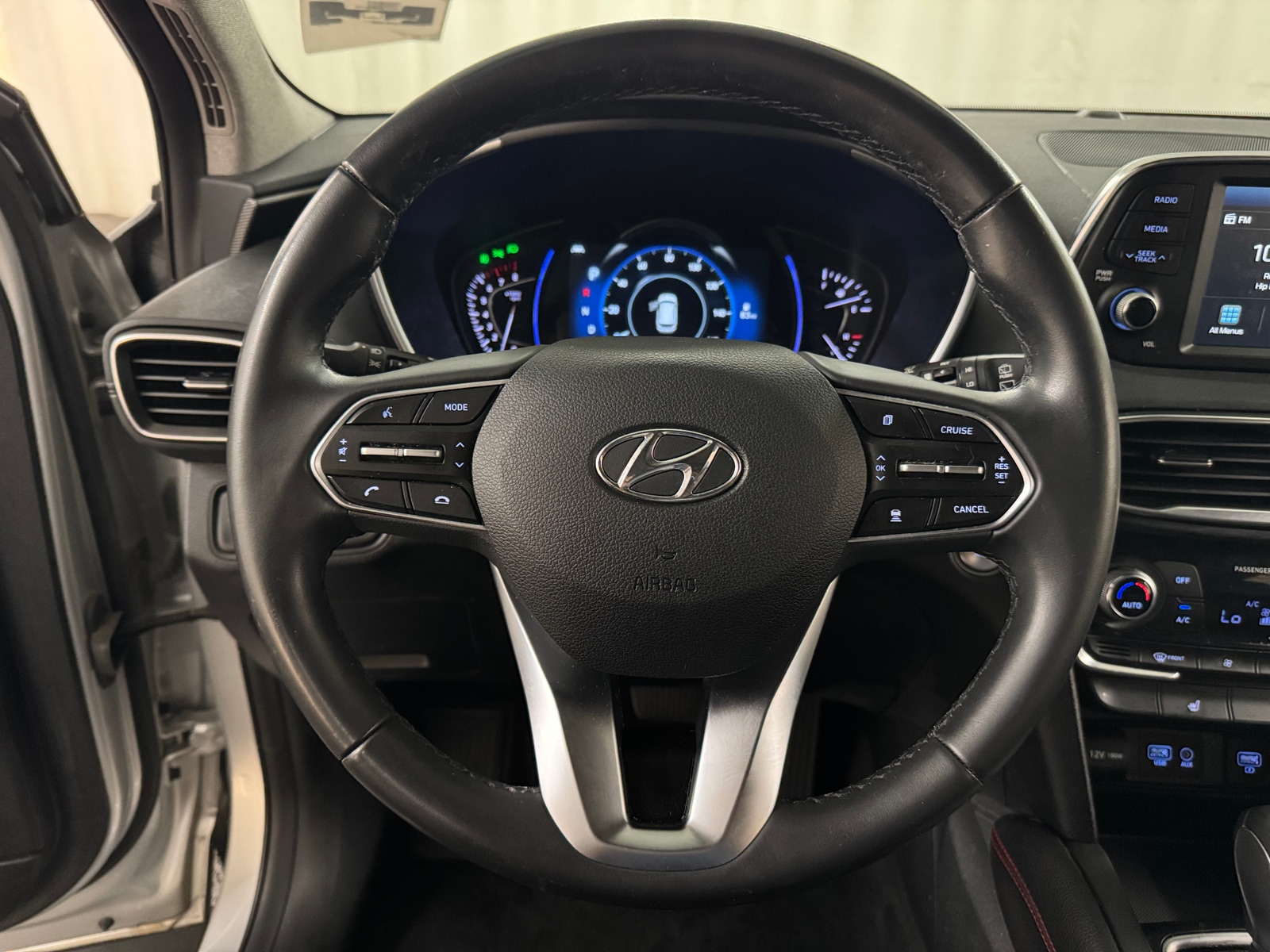 Thumbnail: 2019 Hyundai Santa Fe - 4