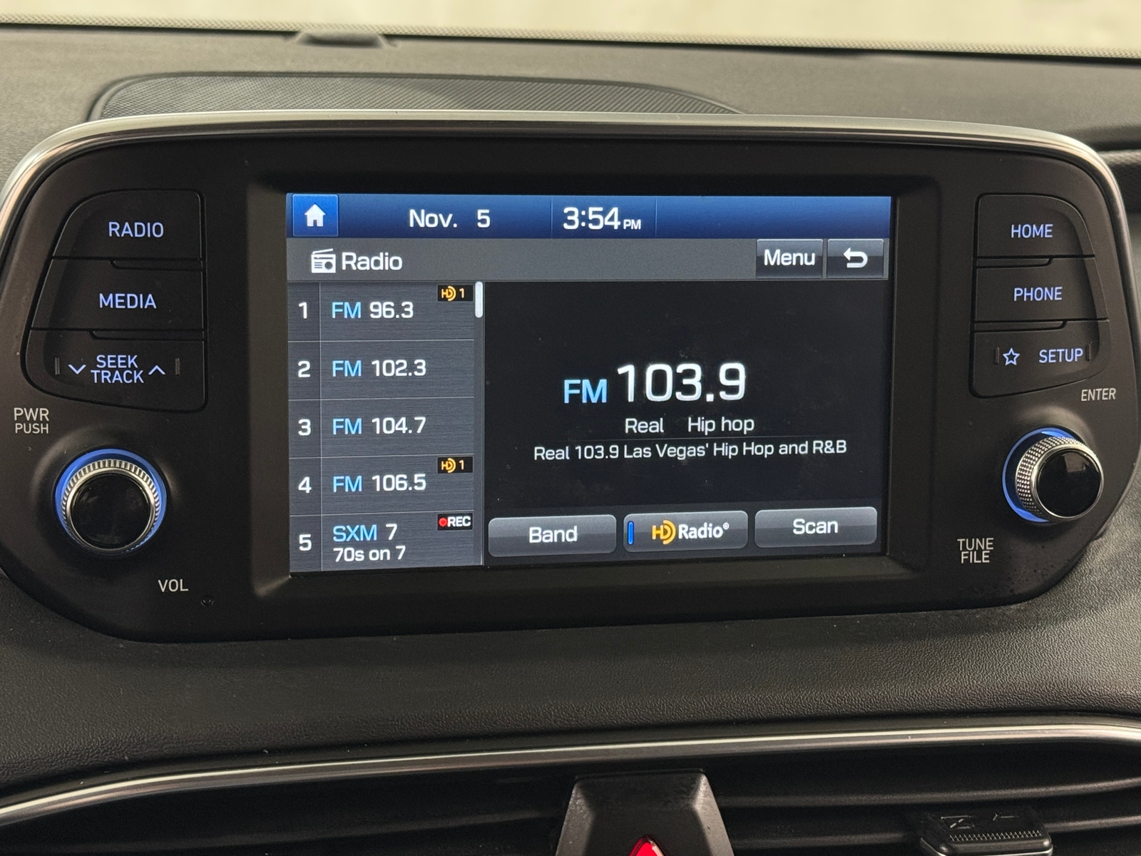 Thumbnail: 2019 Hyundai Santa Fe - 3