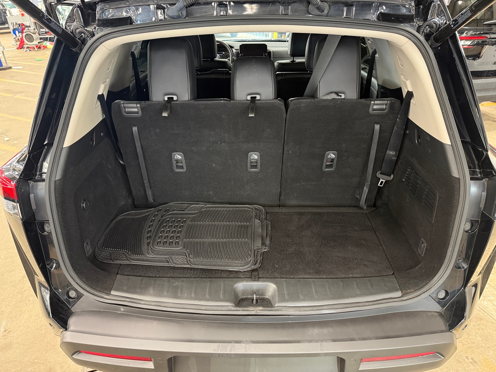 Thumbnail: 2023 Nissan Pathfinder - 6