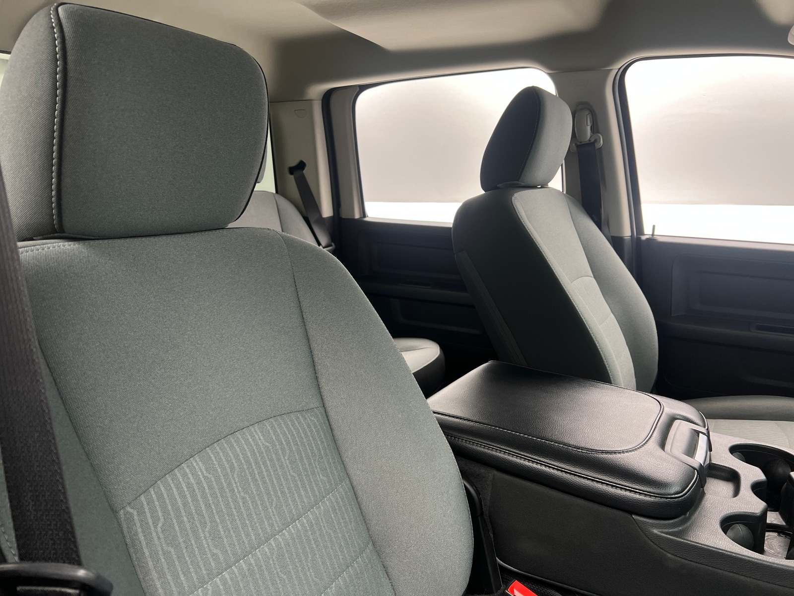 Thumbnail: 2022 RAM 1500 Classic - 2