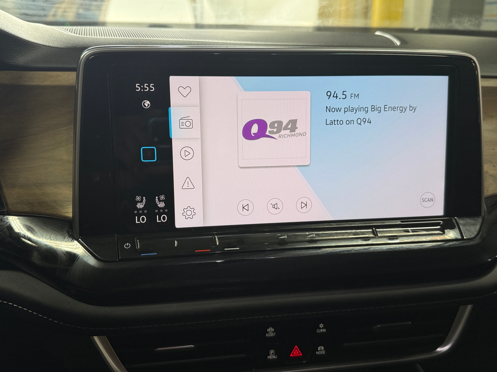 Thumbnail: 2024 Volkswagen Atlas - 3