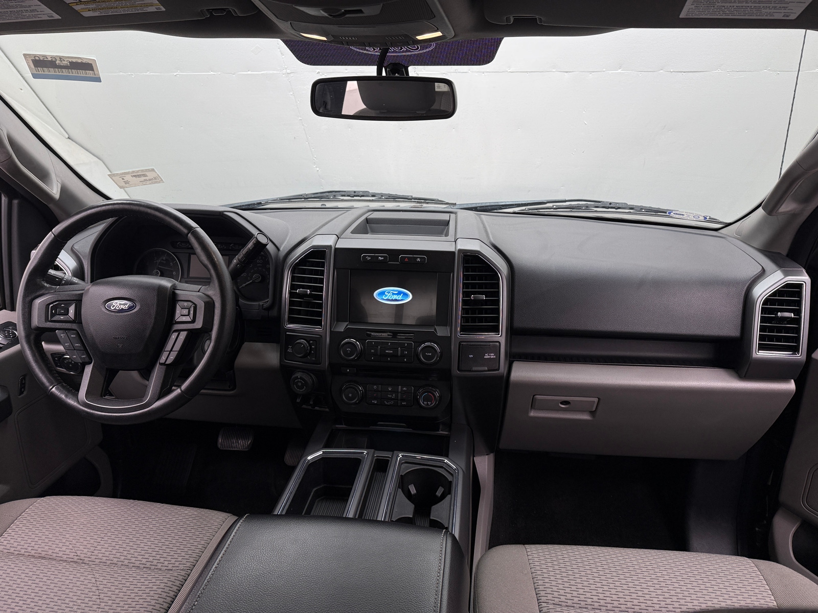 Thumbnail: 2018 Ford Econoline - 3