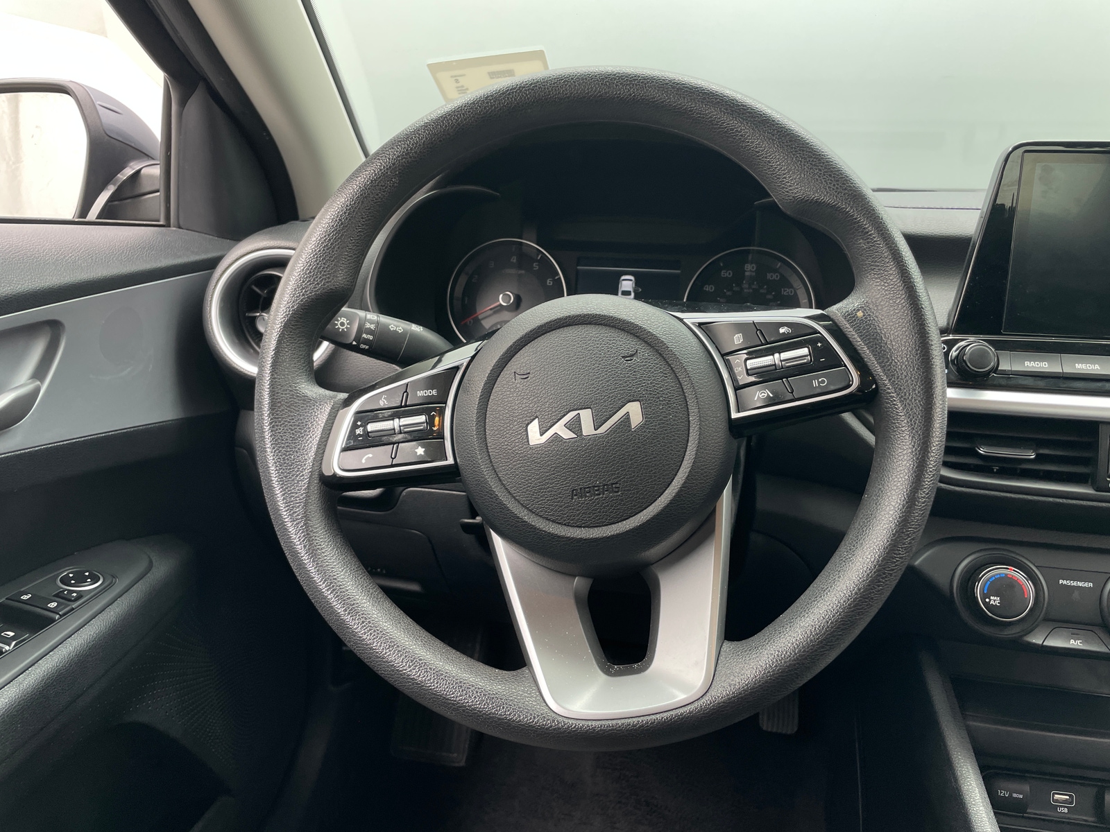 Thumbnail: 2024 Kia Forte - 5