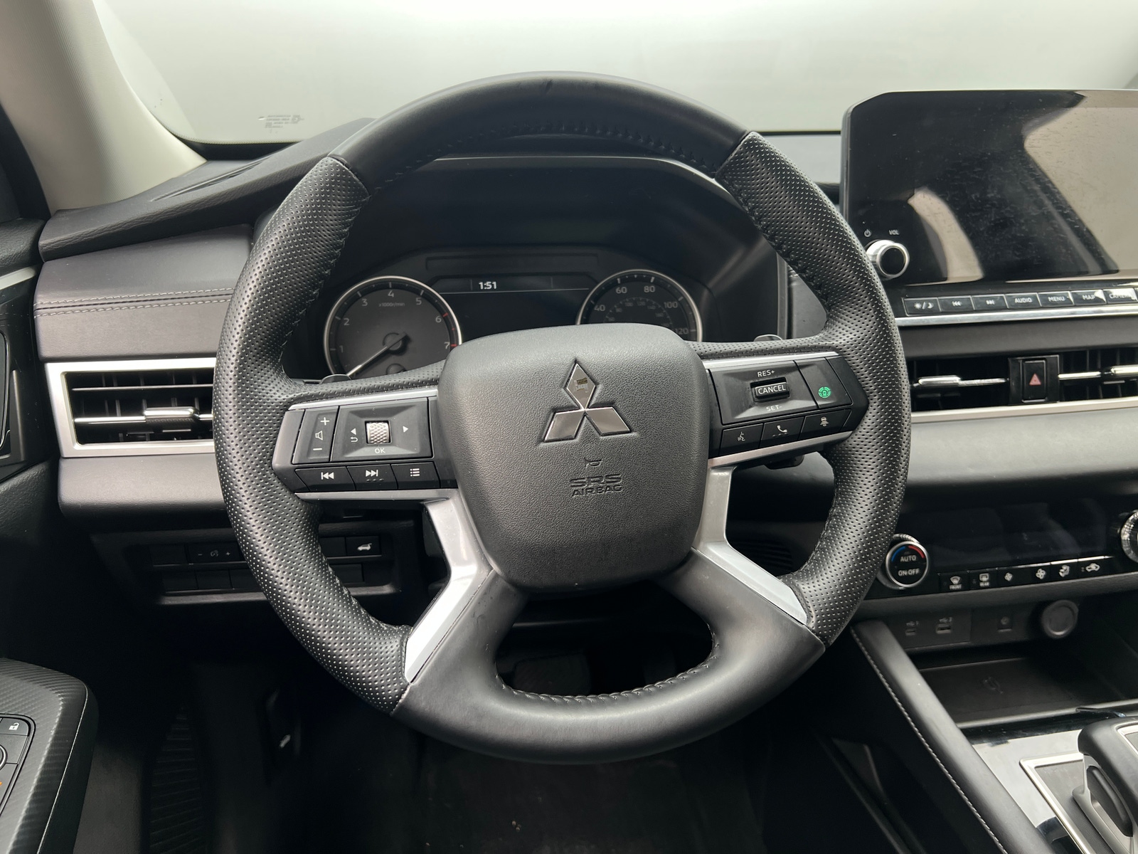 Thumbnail: 2024 Mitsubishi Outlander - 4