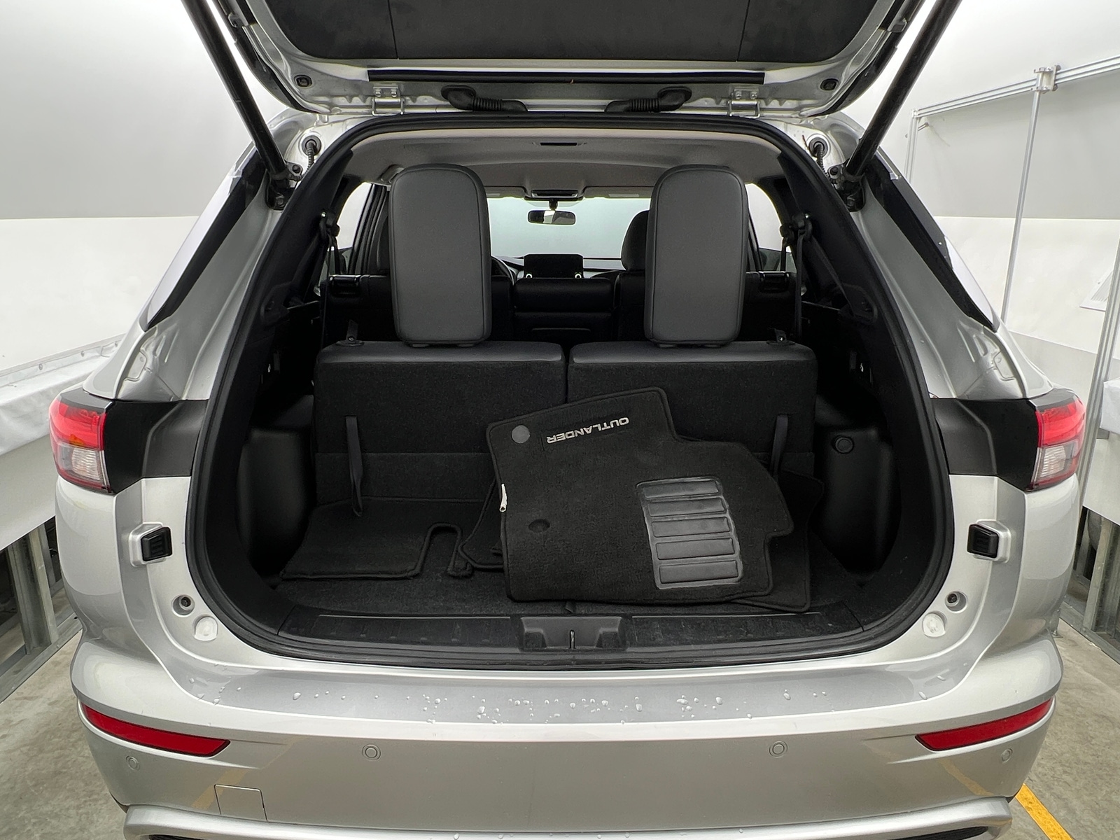 Thumbnail: 2024 Mitsubishi Outlander - 6