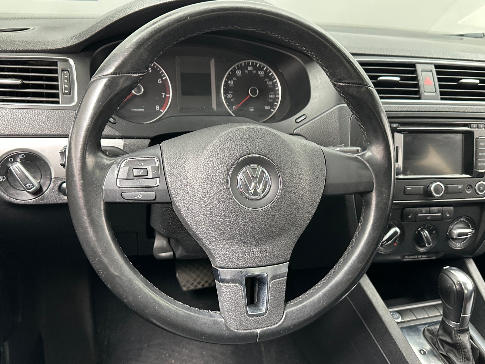 Thumbnail: 2012 Volkswagen Jetta - 4