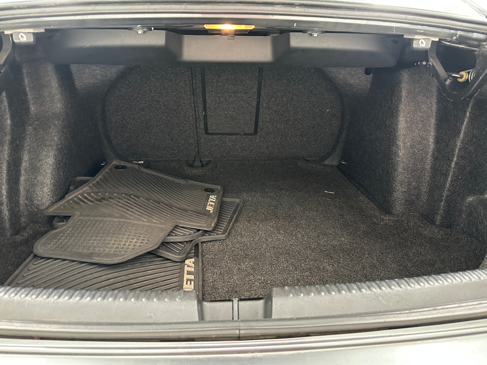 Thumbnail: 2012 Volkswagen Jetta - 6