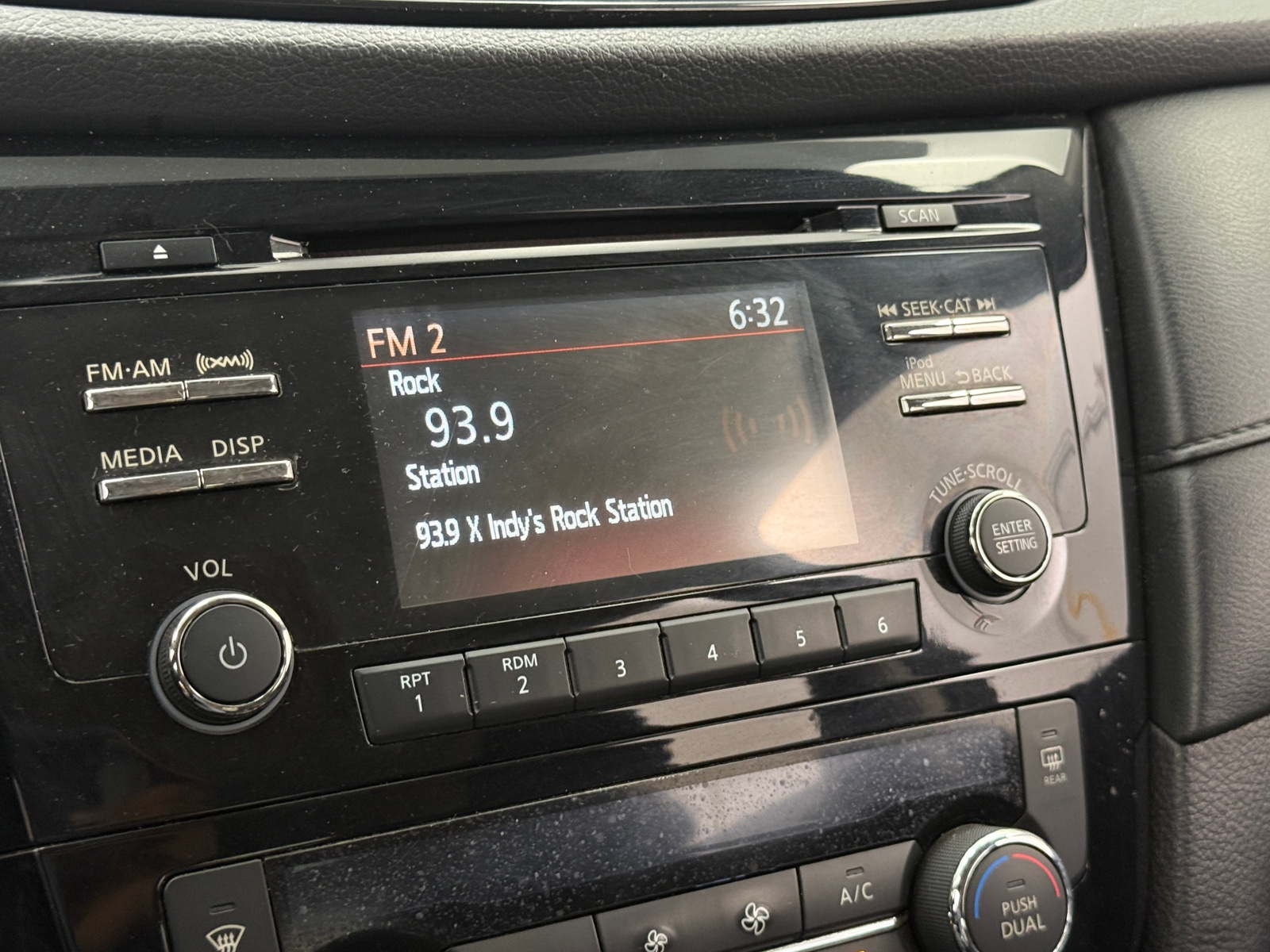 Thumbnail: 2017 Nissan Rogue - 4